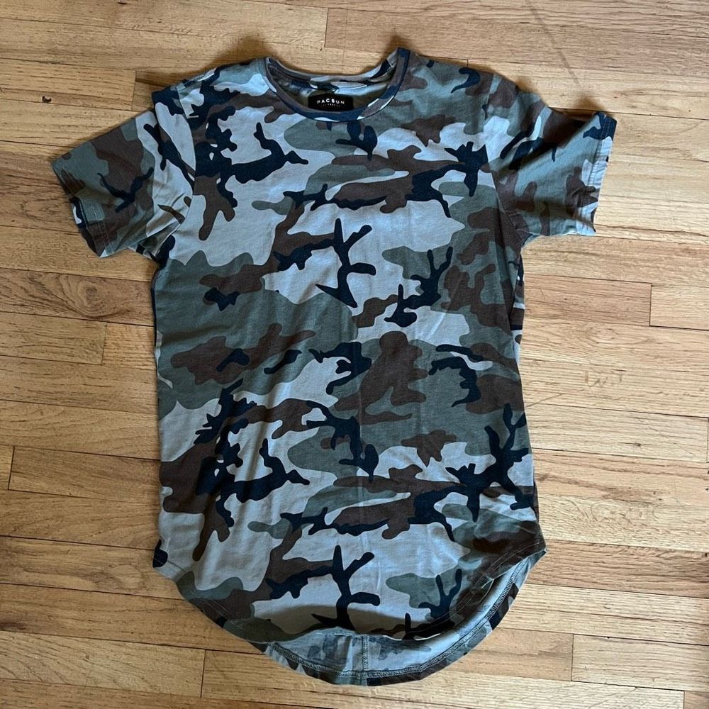 Pac Sun camo long tee womens M green army